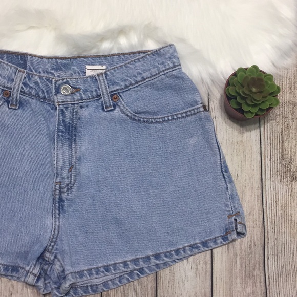 Levi's | Vintage High Waisted Light Wash Shorts - Picture 7 of 8